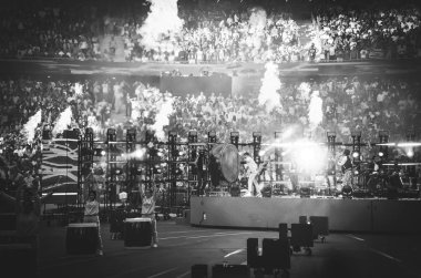 Madrid, İspanya - 01 Mayıs 2019: Imagine Dragons'dan Dan Reynolds