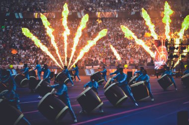 Madrid, İspanya - 01 Mayıs 2019: Imagine Dragons'dan Dan Reynolds