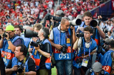 Madrid, İspanya - 01 Mayıs 2019: Foto muhabirleri fotoğraf çektirin