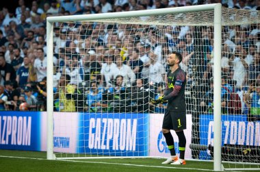 Madrid, İspanya - 01 Mayıs 2019: Hugo Lloris Uefa Champio sırasında