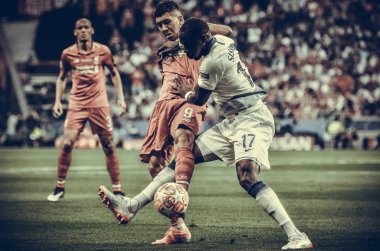 Madrid, İspanya - 01 Mayıs 2019: Roberto Firmino ve Moussa Sissoko 