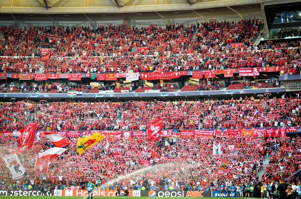 Madrid, Spain - 01 MAY 2019: Filled tribunes with the Liverpool — Stock Photo, Image