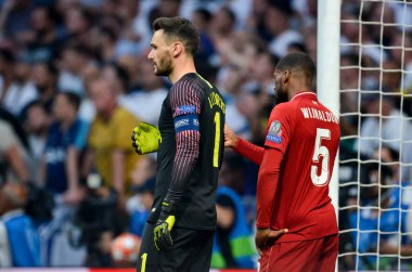 Madrid, İspanya - 01 Mayıs 2019: Hugo Lloris ve Georginio Wijnaldu