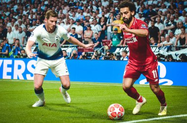Madrid, İspanya - 01 Mayıs 2019: Mohamed Salah ve Jan Vertonghen du