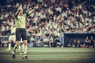 Madrid, İspanya - 01 Mayıs 2019: Hakem Damir Skomina Ue sırasında