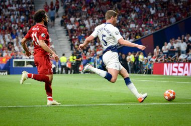 Madrid, İspanya - 01 Mayıs 2019: Mohamed Salah ve Jan Vertonghen d