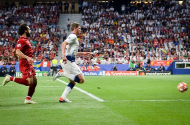 Madrid, İspanya - 01 Mayıs 2019: Mohamed Salah ve Jan Vertonghen d
