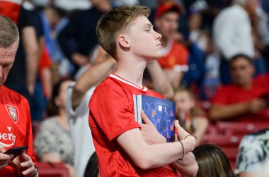 Madrid, İspanya - 01 Mayıs 2019: Futbol taraftarları ve seyirciler