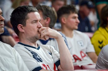 Madrid, İspanya - 01 Mayıs 2019: Futbol taraftarları ve seyirciler