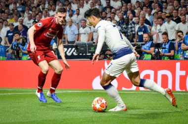 Madrid, İspanya - 01 Mayıs 2019: Heung-min Son ve Andrew Robertson 