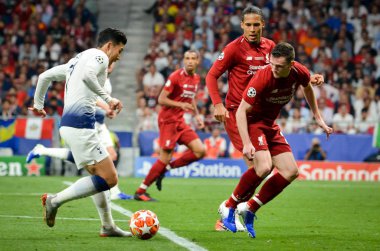 Madrid, İspanya - 01 Mayıs 2019: Heung-min Son Andrew Roberts