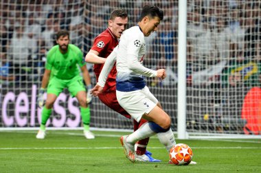 Madrid, İspanya - 01 Mayıs 2019: Heung-min Son Andrew Roberts