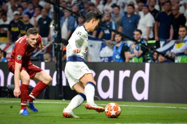 Madrid, İspanya - 01 Mayıs 2019: Heung-min Son Andrew Roberts