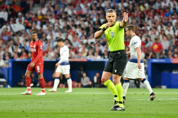 Madrid, Espanha - 01 MAIO 2019: Árbitro Damir Skomina durante a UE — Fotografia de Stock