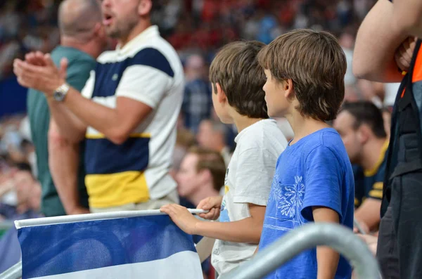 Madrid, Spanyolország-01 május 2019: futballszurkolók és a nézők során — Stock Fotó