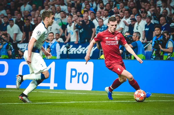 Madrid, Spanyolország-01 május 2019: Harry Winks és Andrew Robertson du — Stock Fotó