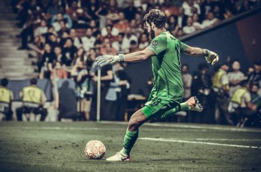 Madrid, İspanya - 01 Mayıs 2019: Uefa Cham sırasında Alisson oyuncu