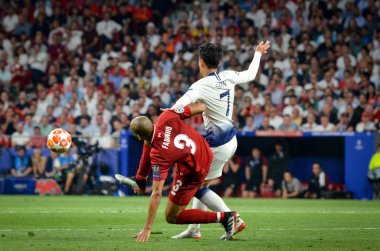 Madrid, İspanya - 01 Mayıs 2019: Fabinho ve Heung-min Son