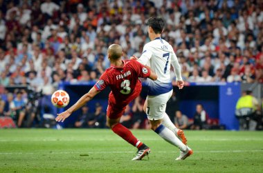 Madrid, İspanya - 01 Mayıs 2019: Fabinho ve Heung-min Son