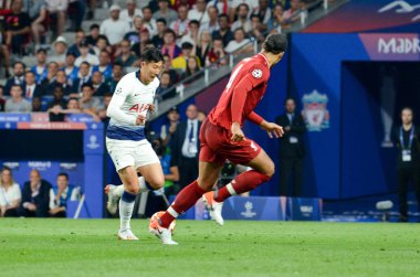 Madrid, İspanya - 01 Mayıs 2019: Heung-min Son ve Virgil van Dijk 