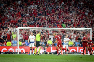 Madrid, İspanya - 01 Mayıs 2019: Uefa Cha sırasında futbolcu