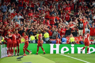 Madrid, İspanya - 01 Mayıs 2019: Liverpool Futbolcular Kutladı
