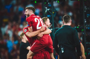 Madrid, İspanya - 01 Mayıs 2019: Adam Lallana galibiyetini kutladı