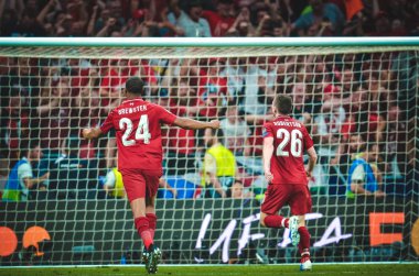 Madrid, İspanya - 01 Mayıs 2019: Rhian Brewster ve Andrew Robertson
