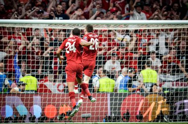 Madrid, İspanya - 01 Mayıs 2019: Rhian Brewster ve Andrew Robertson