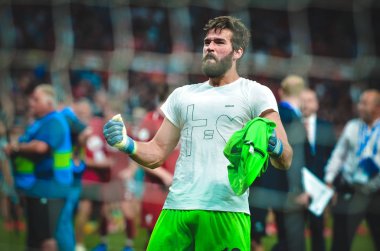 Madrid, İspanya - 01 Mayıs 2019: Alisson galibiyetini kutluyor 