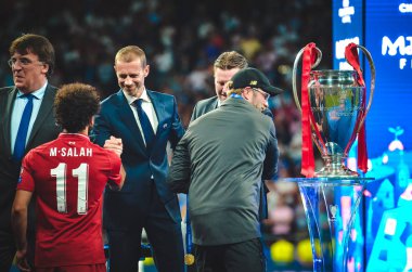 Madrid, İspanya - 01 Mayıs 2019: Mohamed Salah ve Jurgen Klopp cele