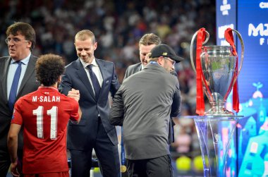 Madrid, İspanya - 01 Mayıs 2019: Mohamed Salah ve Jurgen Klopp cele
