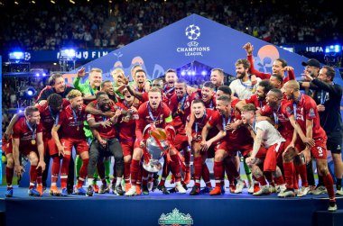 Madrid, İspanya - 01 Mayıs 2019: Liverpool oyuncuları w kutlamak