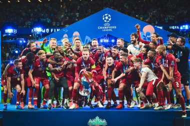 Madrid, İspanya - 01 Mayıs 2019: Liverpool oyuncuları w kutlamak