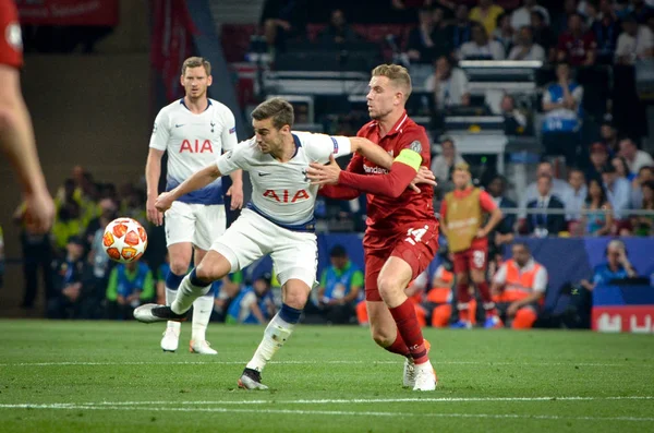 Madrid, Spanje-01 mei 2019: Harry winks en Jordan Henderson du — Stockfoto