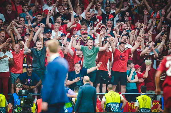 Madryt, Hiszpania-01 maj 2019: fani Liverpoolu wspierają zespół — Zdjęcie stockowe