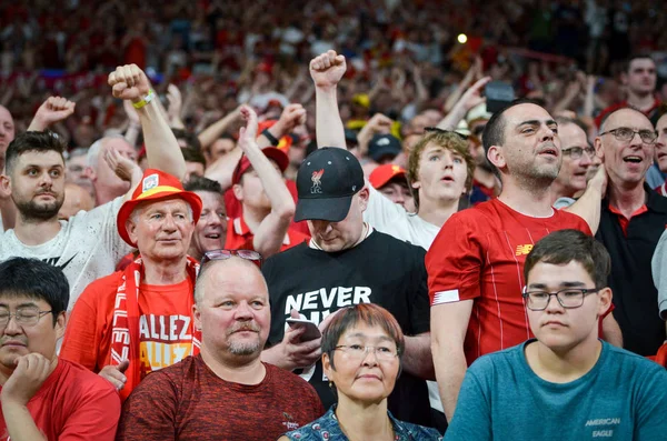 Madryt, Hiszpania-01 maj 2019: fani Liverpoolu świętować swoją Winn — Zdjęcie stockowe