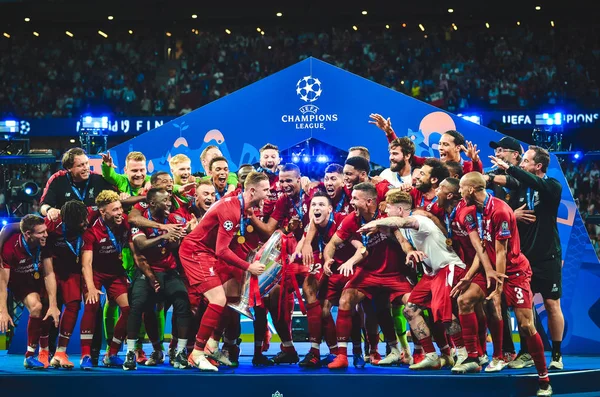 マドリード、スペイン - 01 5月 2019: リバプールの選手は彼らのwを祝う — ストック写真