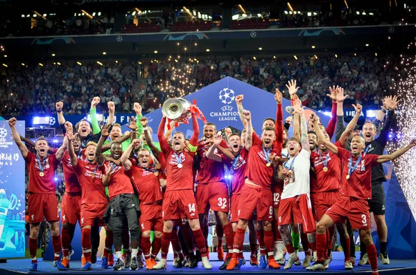 Madrid, Espanha - 01 MAIO 2019: Jogadores do Liverpool comemoram seus jogos — Fotografia de Stock