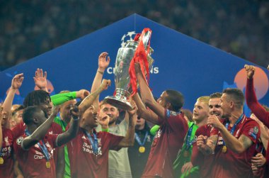 Madrid, İspanya - 01 Mayıs 2019: Liverpool oyuncuları w kutlamak