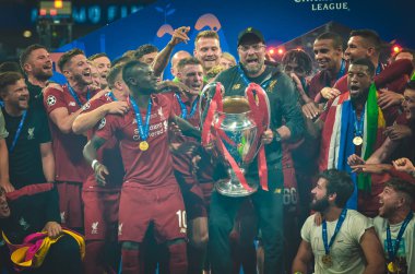Madrid, İspanya - 01 Mayıs 2019: Liverpool oyuncuları w kutlamak
