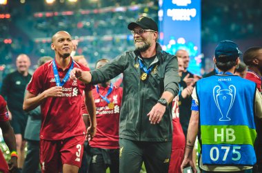 Madrid, İspanya - 01 Mayıs 2019: Fabinho ve Jurgen Kloppcelebrate t
