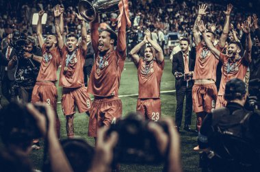 Madrid, İspanya - 01 Mayıs 2019: Virgil van Dijk galibiyetini kutladı