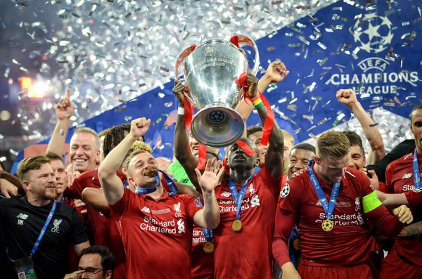 Madrid, España - 01 MAYO 2019: Jugadores de Liverpool celebran su w —  Fotos de Stock
