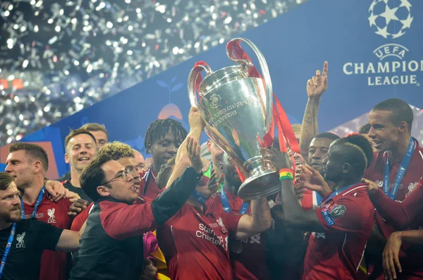 Madrid, İspanya - 01 Mayıs 2019: Liverpool oyuncuları w kutlamak