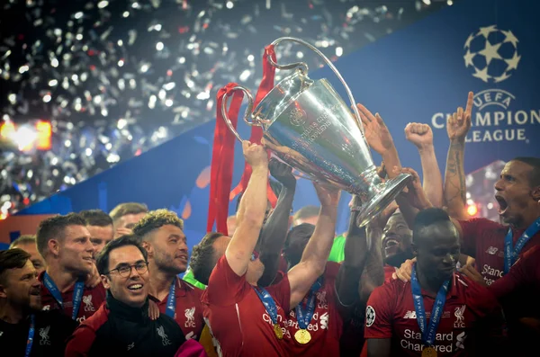 Madrid, España - 01 MAYO 2019: Jugadores de Liverpool celebran su w —  Fotos de Stock