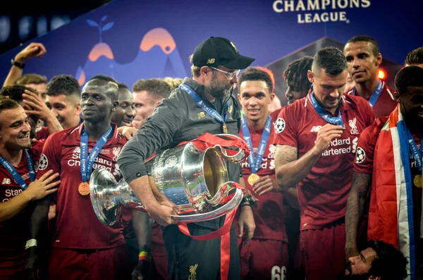 Madrid, İspanya - 01 Mayıs 2019: Liverpool oyuncuları w kutlamak