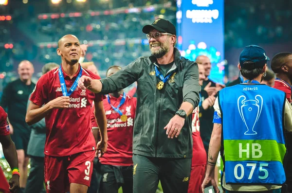 Madrid, Espanha - 01 MAIO 2019: Fabinho e Jurgen Kloppcelebrate — Fotografia de Stock