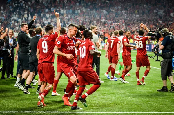 Madrid, Espanha - 01 MAIO 2019: Jogadores do Liverpool comemoram seus jogos — Fotografia de Stock