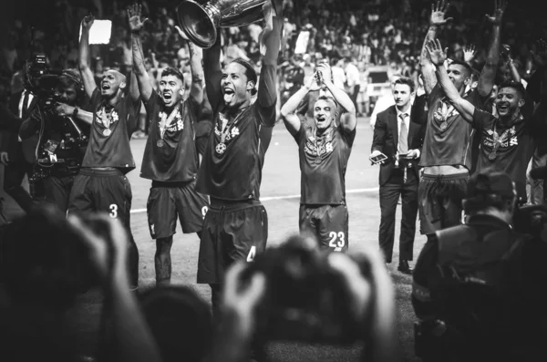 Madryt, Hiszpania-01 maj 2019: Virgil van Dijk świętować swoje zwycięstwo — Zdjęcie stockowe